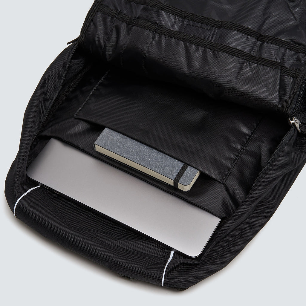 Oakley Enduro 20L 3.0 Backpack (Blackout)