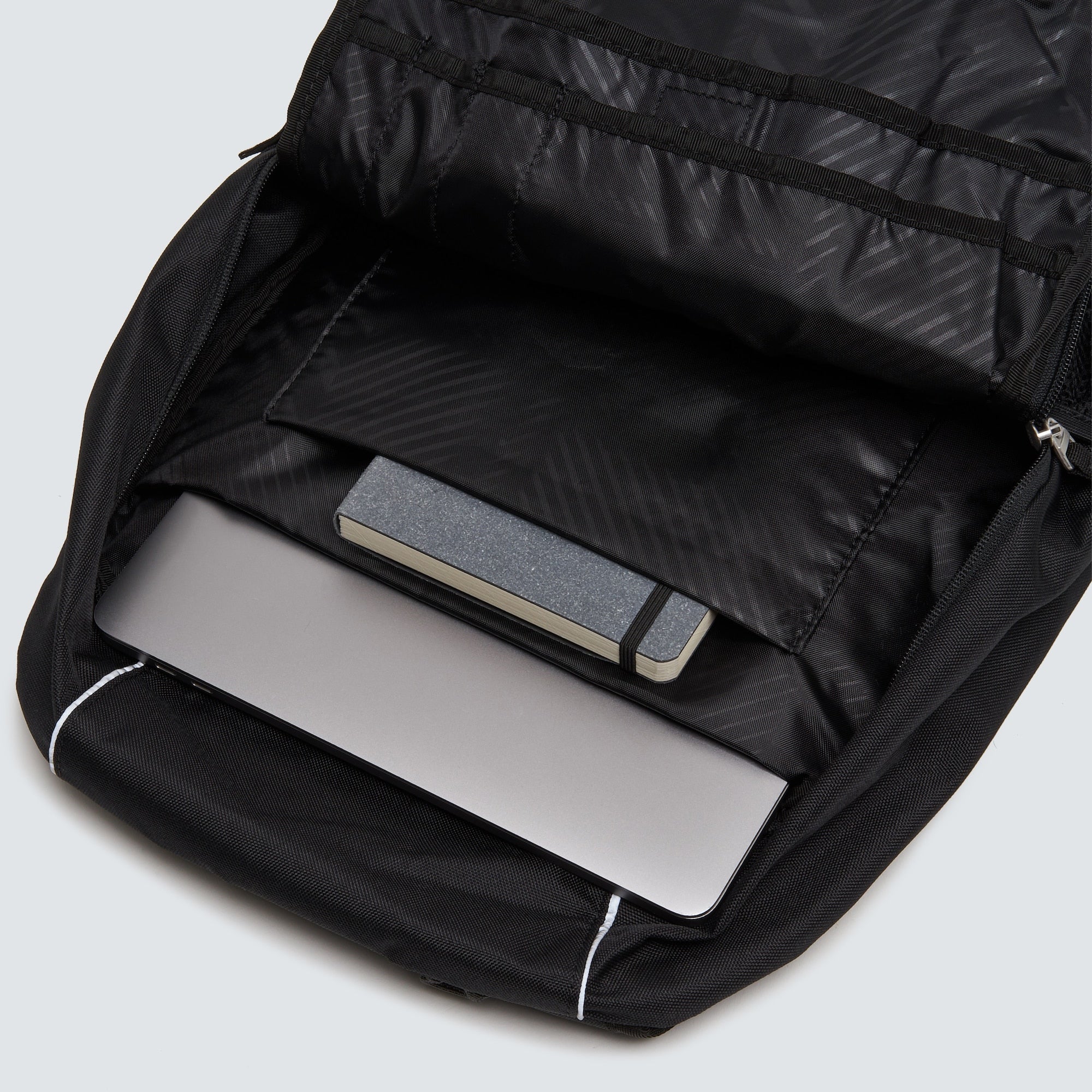 Oakley Enduro 20L 3.0 Backpack (Blackout)